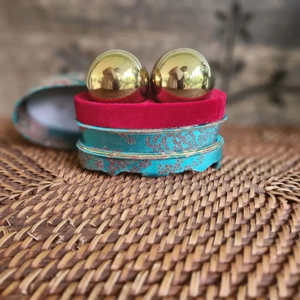 Vintage BaoDing in pedestal case, turquoise & red Chinese Fabric